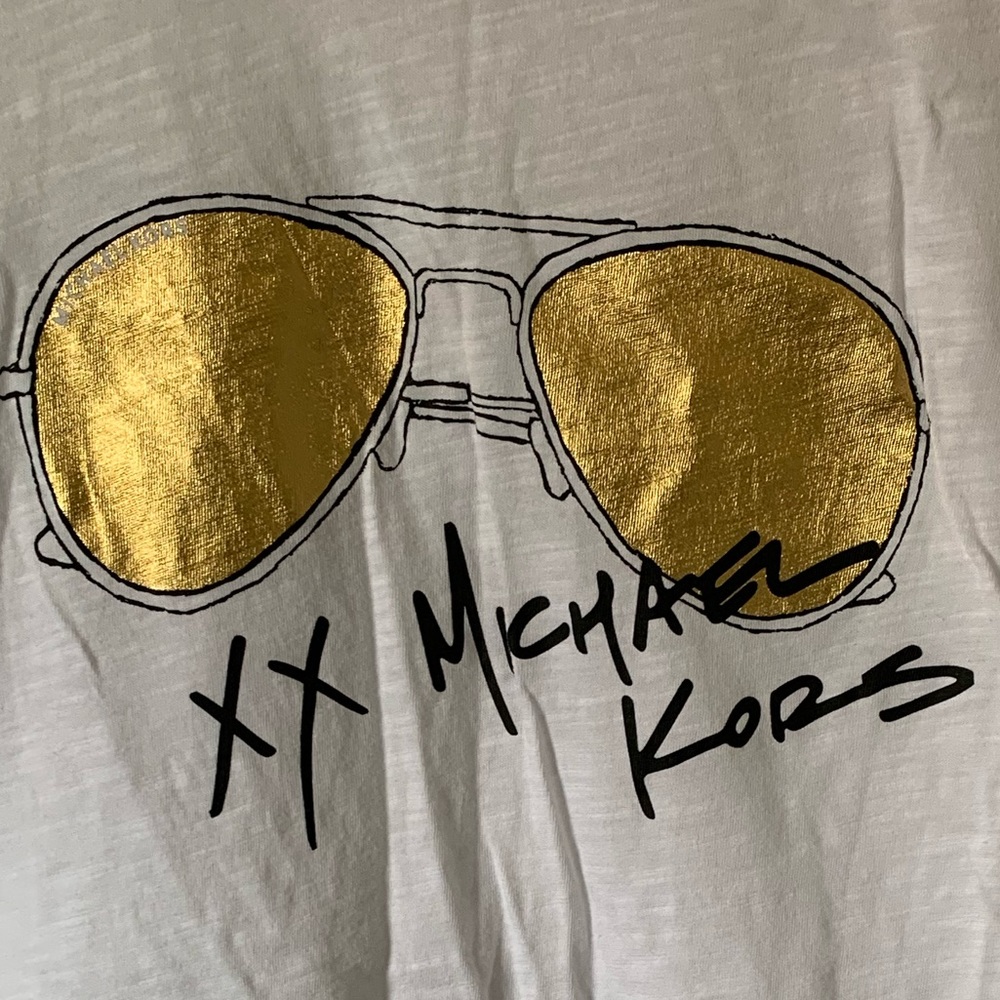 Michael kors t-shirt size M worn once.